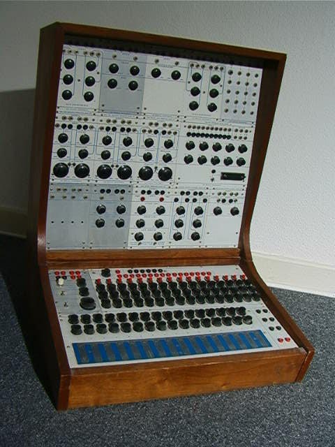 buchla100.jpg (70012 bytes)